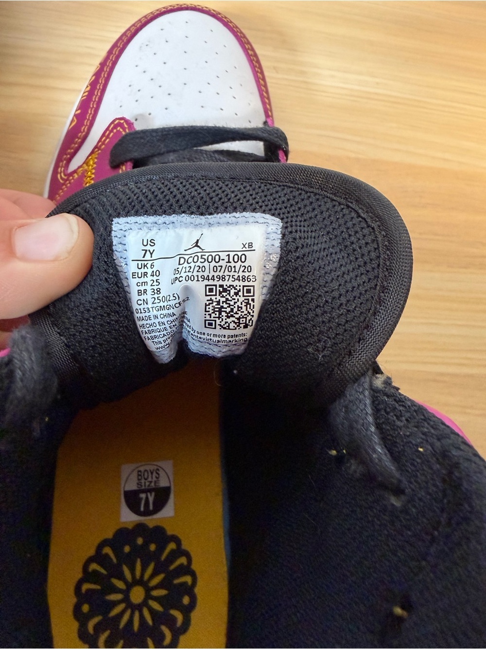 Nike Air Jordan 1 Mid “Dia de Muertos” kids Sneakers NWOT - Picture 8 of 9